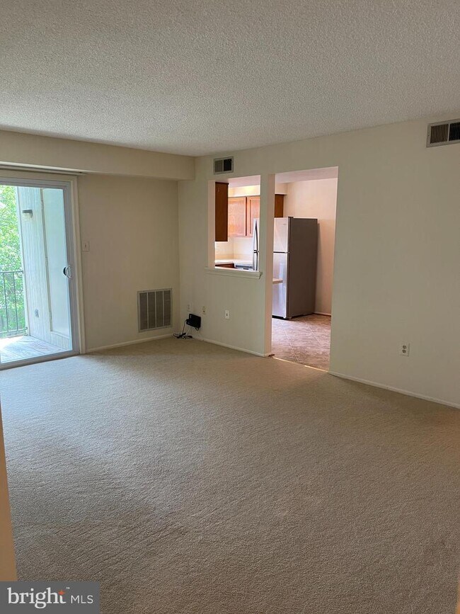 Building Photo - 7727 Inversham Dr