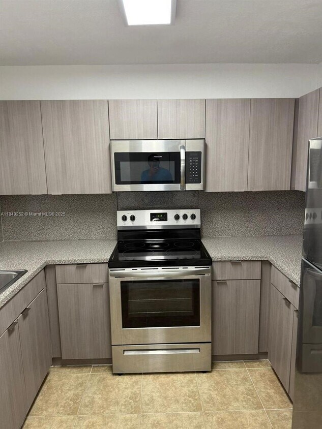 Foto principal - 13685 NE 10th Ave