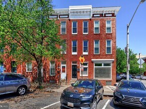 Building Photo - 2242 E Fairmount Ave