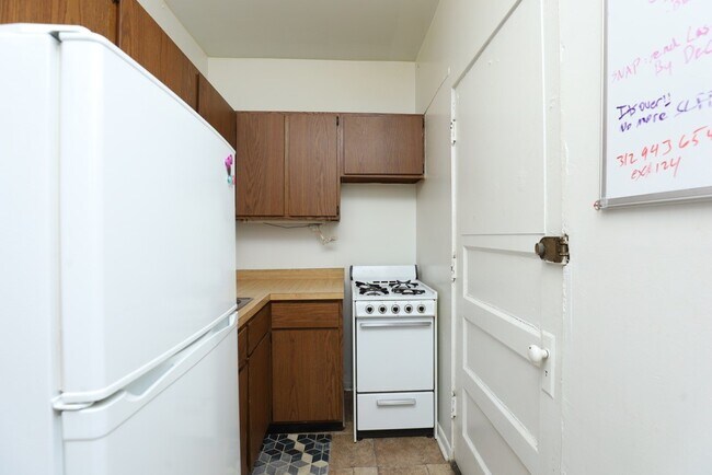 Building Photo - 3038 N Halsted St