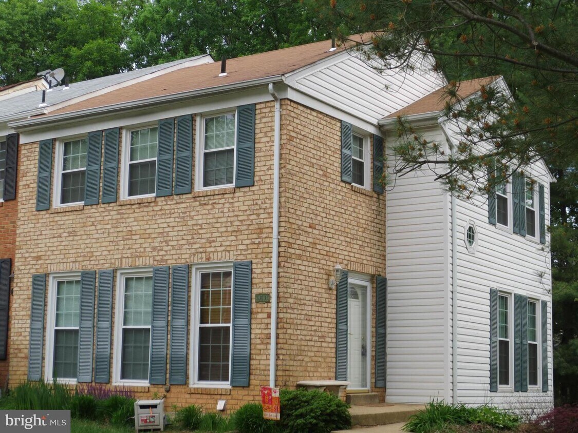 Primary Photo - 9501 Cherry Oak Ct