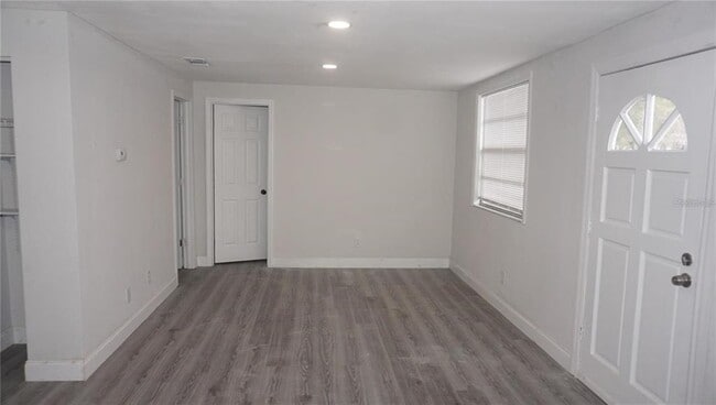 Building Photo - 5401 Russell Ave