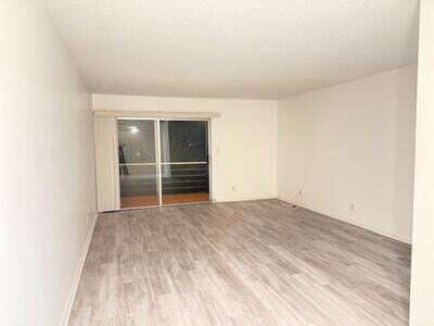 Photo - 27 Golfs Edge Apartment