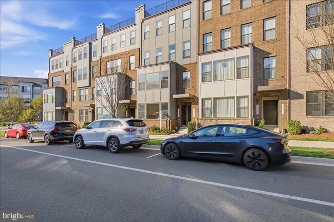 Foto del edificio - 13538 Sayward Blvd