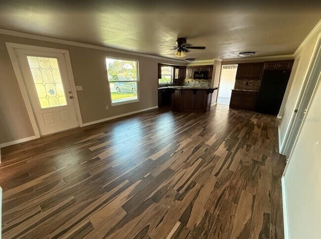 Foto del edificio - 4598 Brooksdale Dr