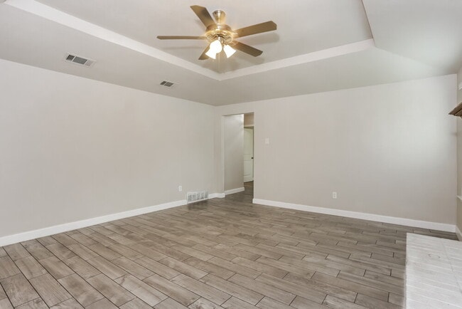 Building Photo - 1330 Heather Run Dr