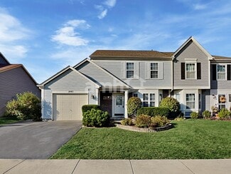 Building Photo - 1440 Summerhill Dr