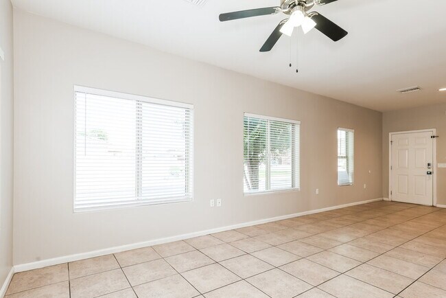 Foto del edificio - 8216 S 6th Ln