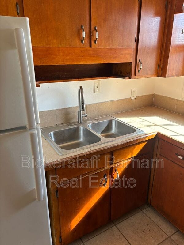 Foto del edificio - 5844 Blueridge Dr