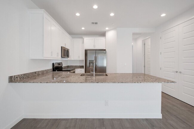 Foto del edificio - Like Brand New Luxurious Modern 3 Bedroom ...