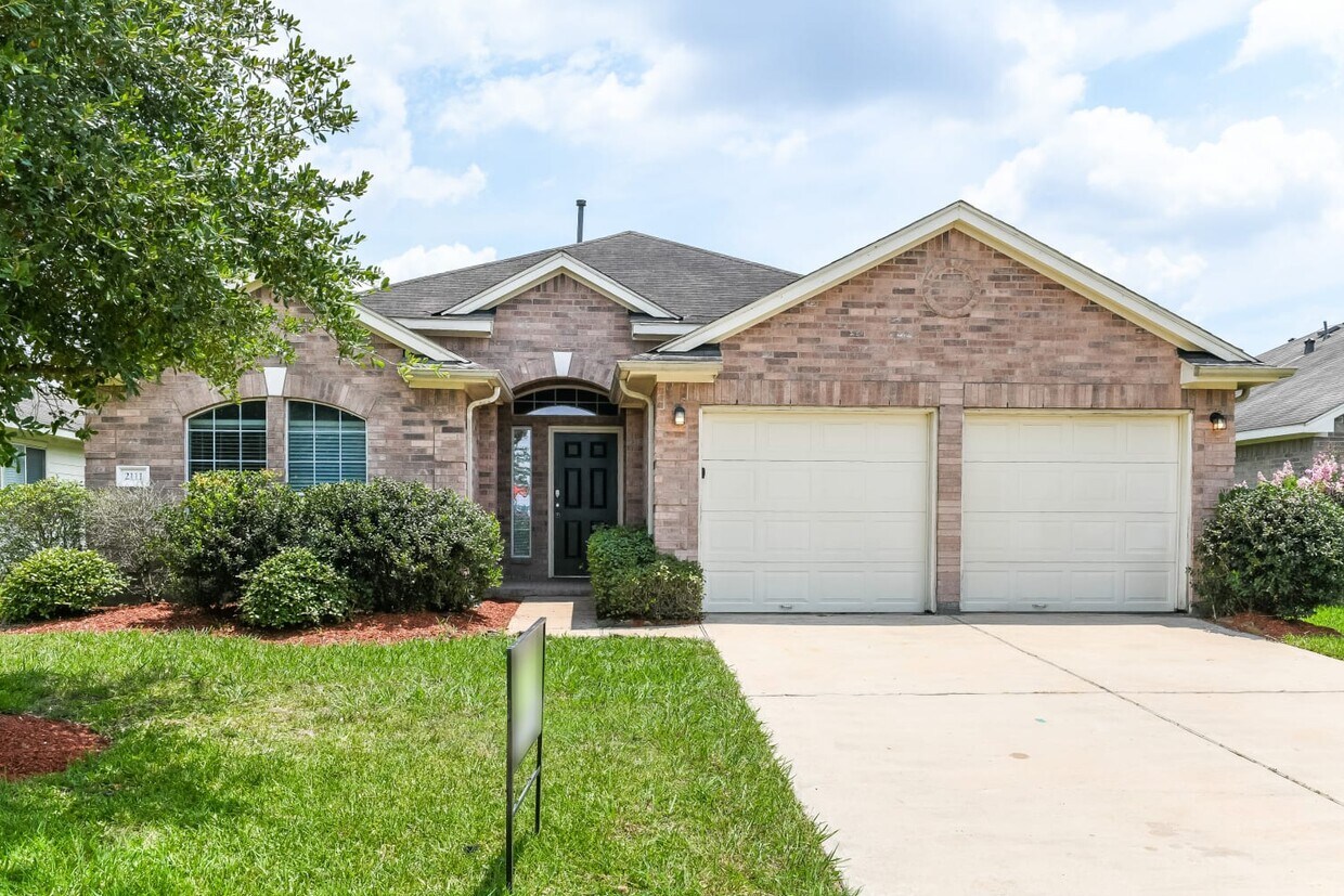 Primary Photo - 2111 Kashmere Spring Ln