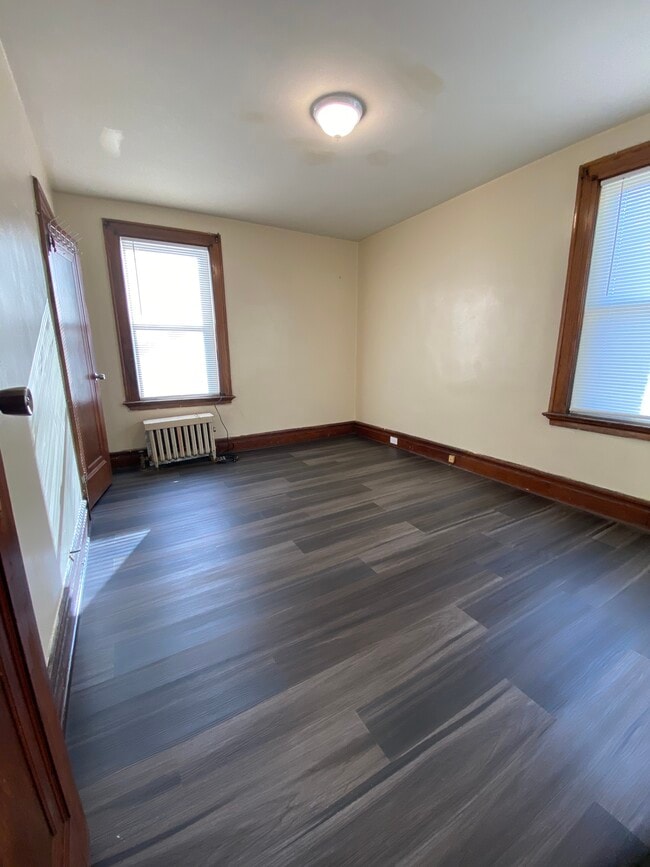 Building Photo - 56 Chapman Plz