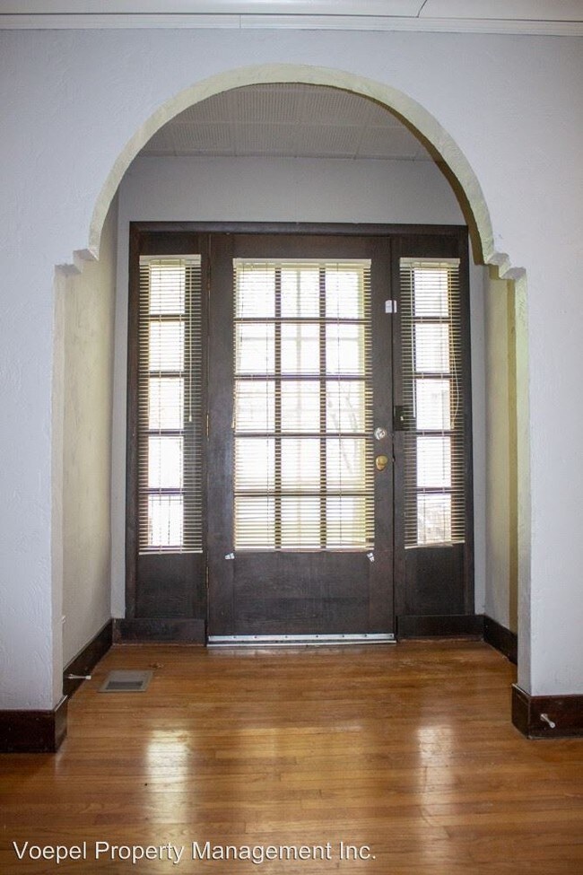 Building Photo - 415-415 E Meyer Blvd
