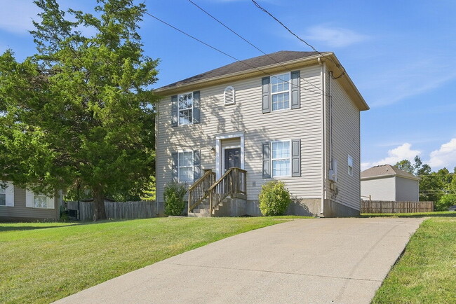 Building Photo - 1204 Smalls Ct