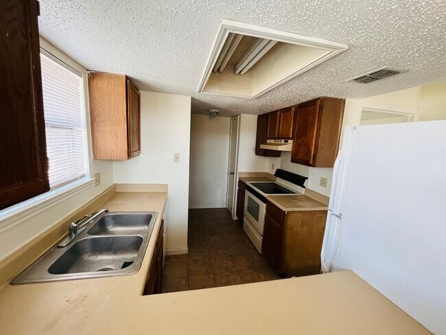 Building Photo - 4103 Cape Cod