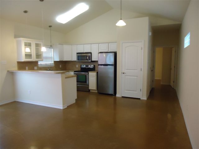 Building Photo - 14521 E Cabana St