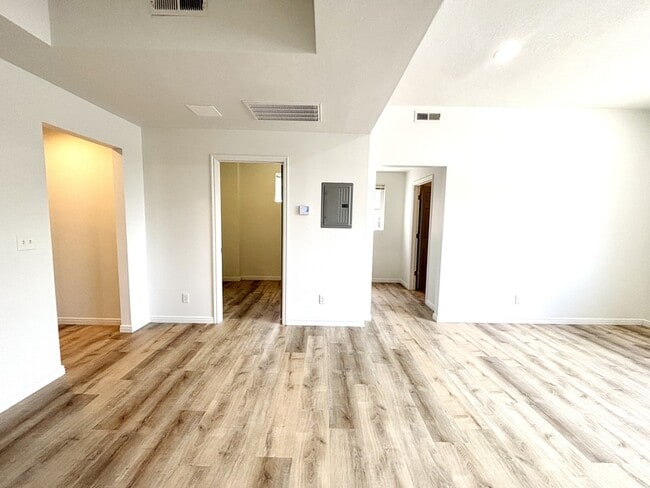 Building Photo - 1090 S 1100 E