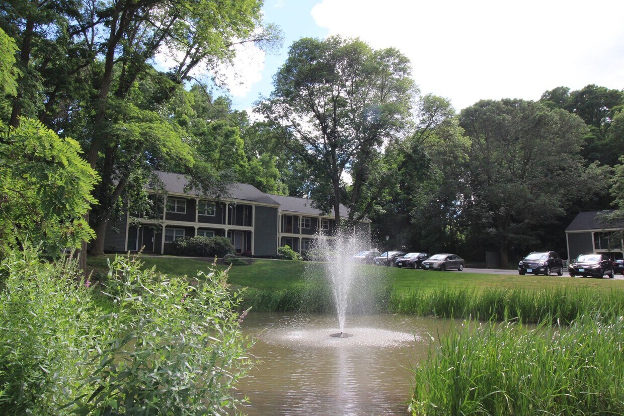 Foto principal - 1 BR/1BA Condo Available 1st month's rent 1/2 price ($ 775.00)- Cricket Brook (Dover)!