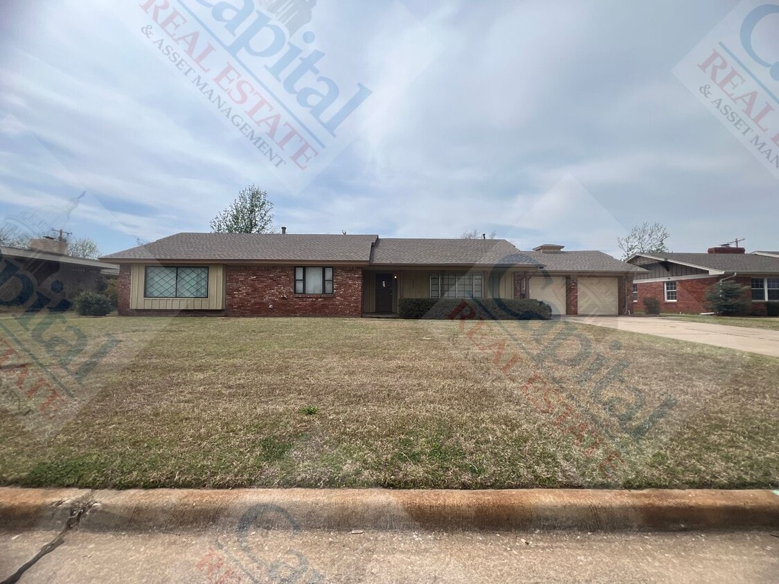 Spacious Home With Classic Charm - Spacious Home With Classic Charm