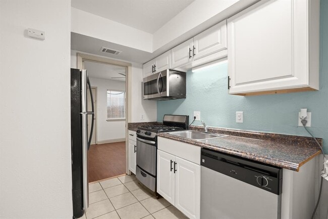 Foto del edificio - 1010 W 23rd St