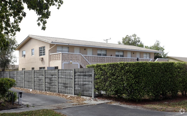Building Photo - Boca Terra II