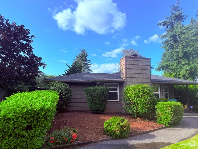 Building Photo - 6507 Lake Grove St SW