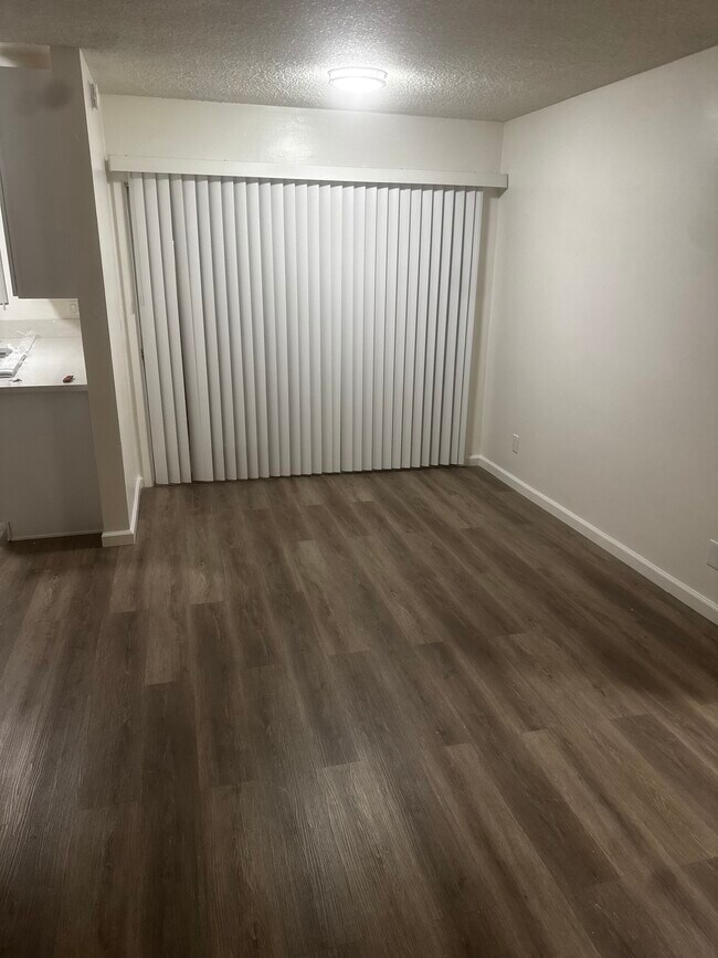 sala de estar/comedor - 21016 Amie Ave