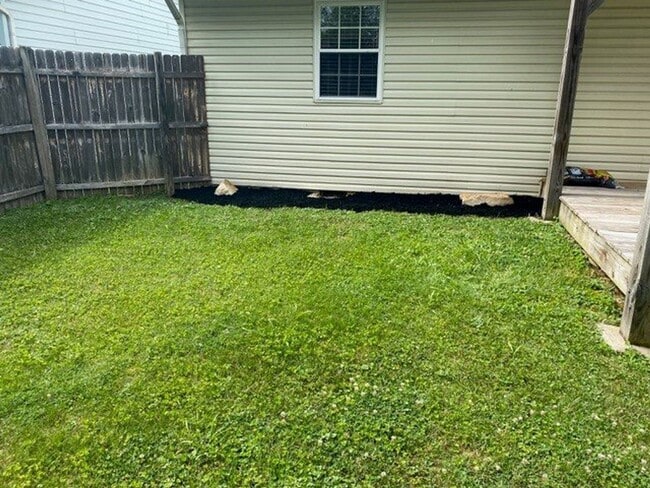 Building Photo - Three Bedroom Two Bath Rancher in the heart of Teays Valley