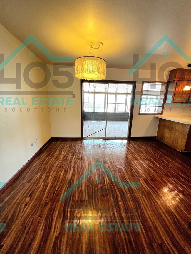 Building Photo - RENOVATED 3 bedroom in OKC