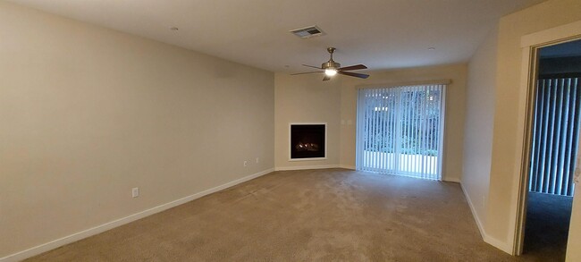 Building Photo - 632 David Cir