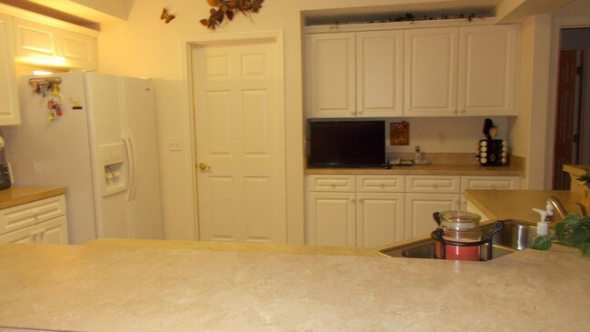 Foto del edificio - 3/2 Williamsburg at Meadowbrook PENDING LEASE