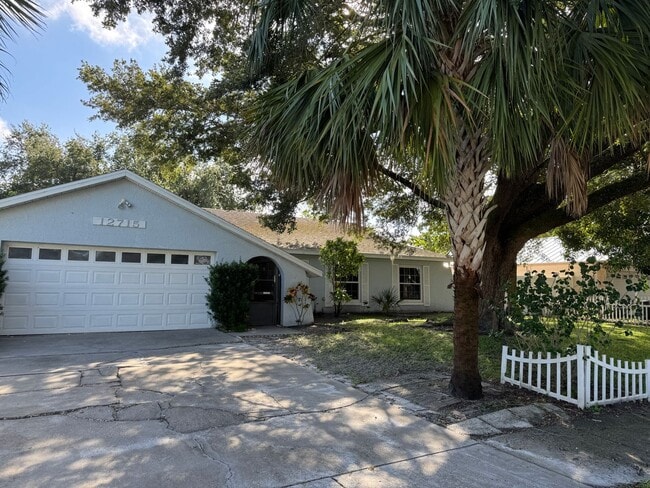 Building Photo - Meadow Woods Pool Home