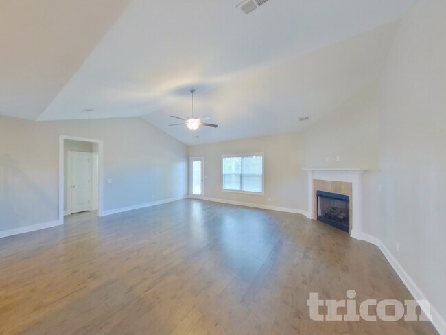 Building Photo - 5105 Cloverhill Dr