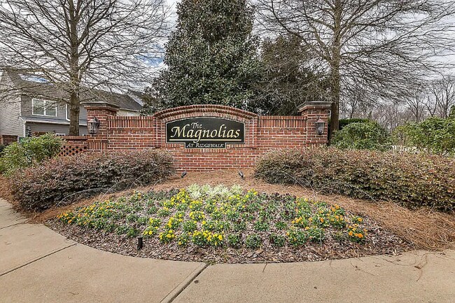 Building Photo - 1311 Rocking Chair Ct