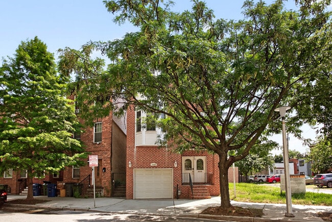 Building Photo - 1125 Race St