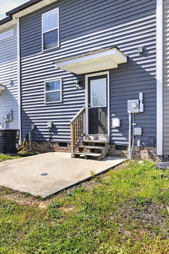 Foto del edificio - Luxury Size Townhome