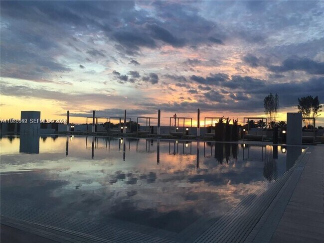 Foto del edificio - 5252 NW 85th Ave