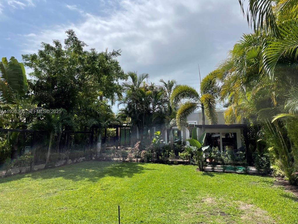 Foto principal - 2654 SW 25th Ter