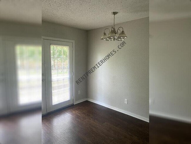 Building Photo - 7120 Waycrest Dr