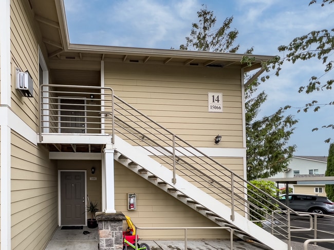 Building Photo - 2 Bed 1 Bath  Condo in Central Parc at Bet...