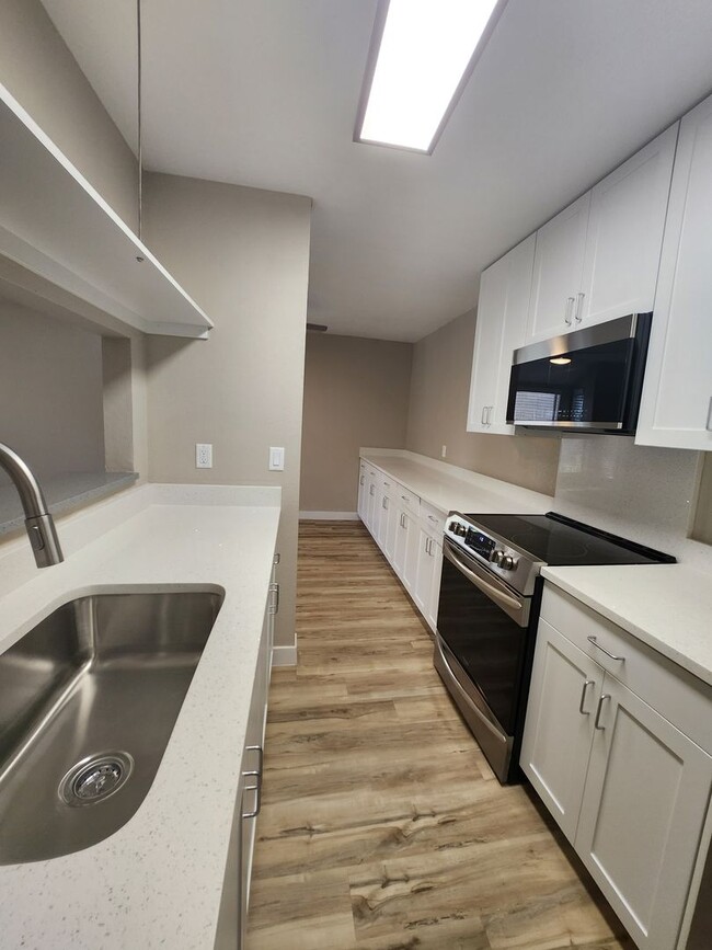 Interior Photo - Sand Pebble