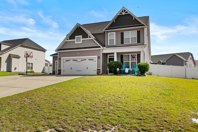 Building Photo - Well-Maintained 4 Bed, 2.5 Bath Home in Le...