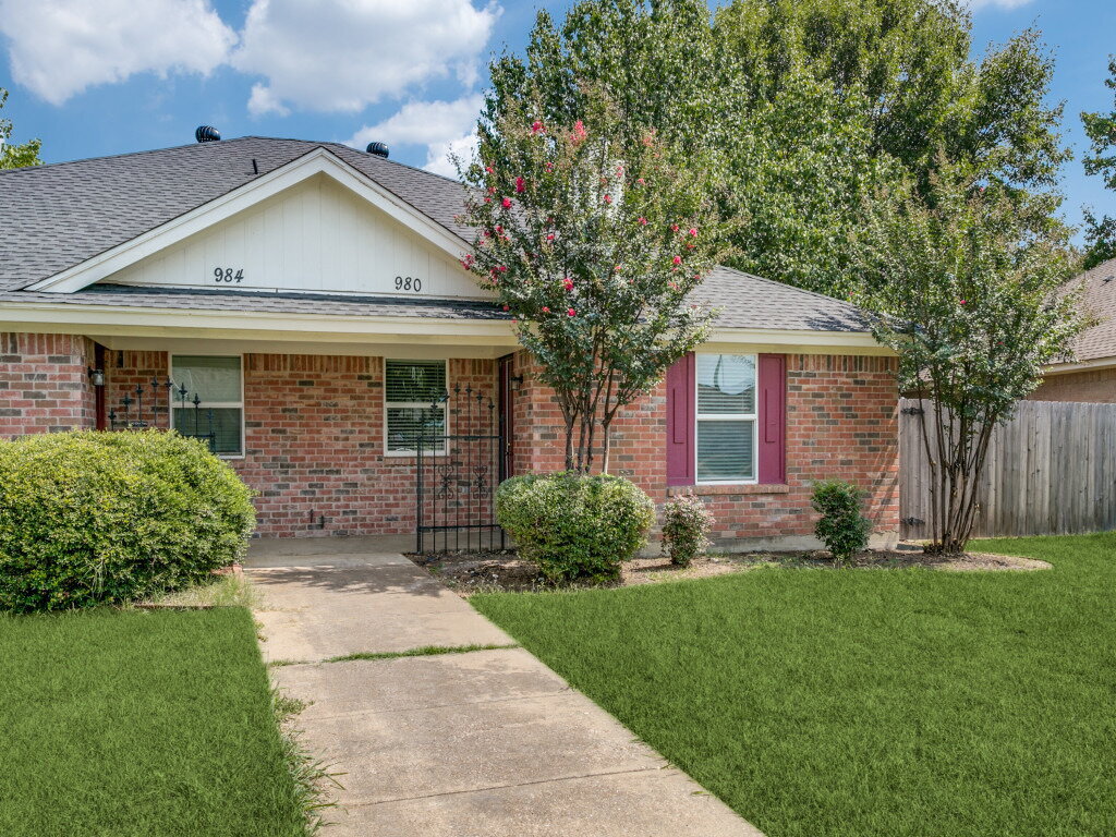 Photo - 980 Meadow Cir