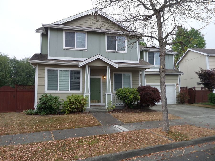 Immaculate 3 Bedroom PLUS Bonus Room in So... House for Rent in