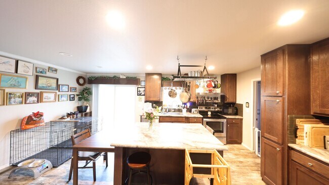 Foto del edificio - 3 Bed 2 Bath - Pet Friendly - Groups - NAS Whidbey