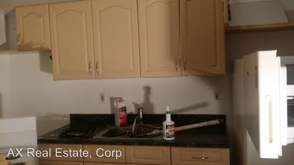 Building Photo - 662 Crotona Park S