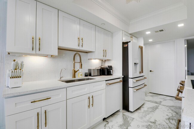 Foto del edificio - 5280 N Ocean Dr