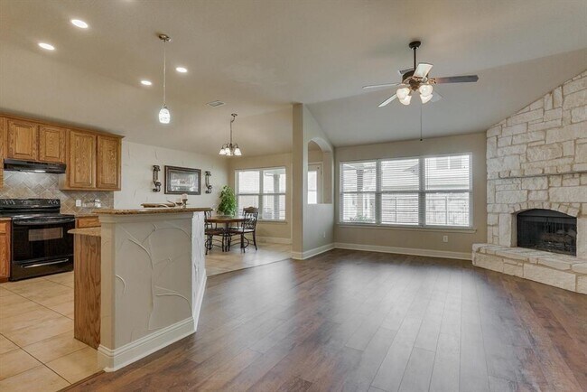 Building Photo - 1000 Tallahassee Dr