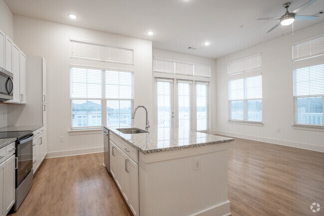 3BR, 2BA - 130 m - Cocina - The Quincy Apartments