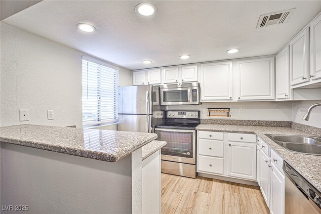 Building Photo - 5493 Indian River Dr